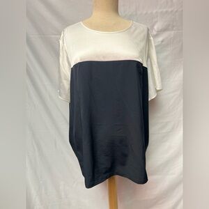 Liz Claiborne White and Black Colorblock Short Sleeve Top
